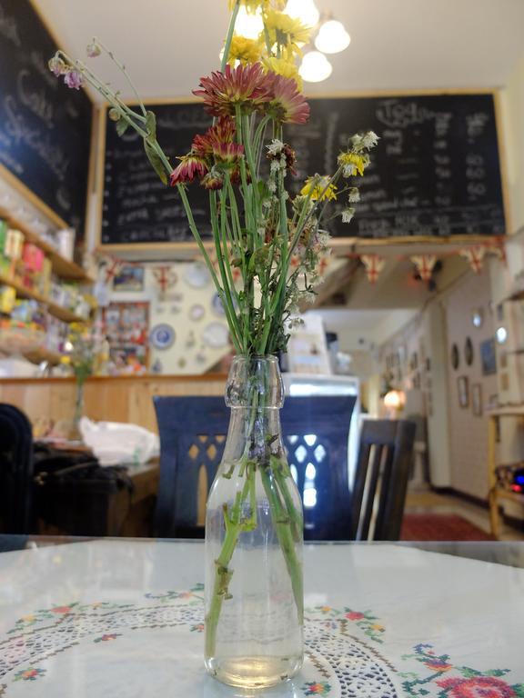 The London Tearoom Чиангмай Экстерьер фото